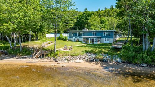 1642 Sandpoint Rd, Munising, MI, 49862-1411 | Card Image