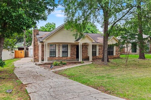 10482 Twin Circles Dr, Montgomery, TX, 77356-5733 | Card Image