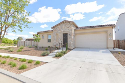 668 Rock Crest Ave, Madera, CA, 93636-8022 | Card Image