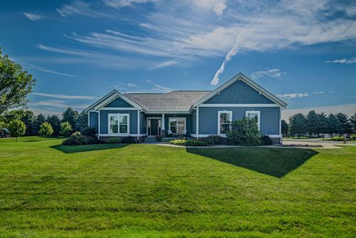 6637 Tartan Trl, Sun Prairie, WI, 53590-8803 | Card Image