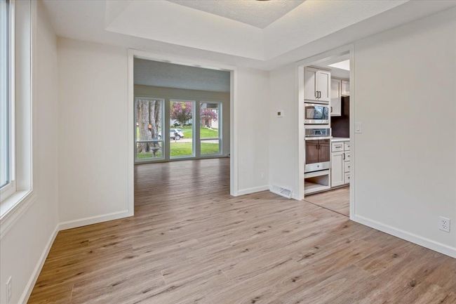 3102 Lynnwood Dr, House other with 4 bedrooms, 4 bathrooms and 2 parking in Bellevue NE | Image 8