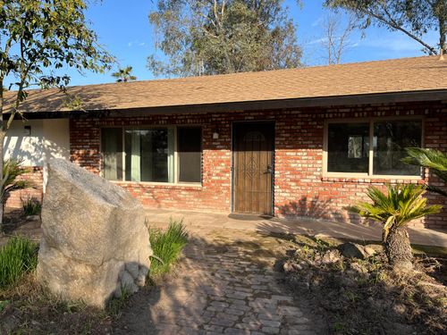 1652 N Cornelia Ave, Fresno, CA, 93722-5600 | Card Image