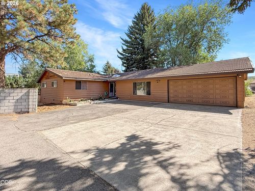 2640 Ne 8th St, Bend, OR, 97701 | Card Image