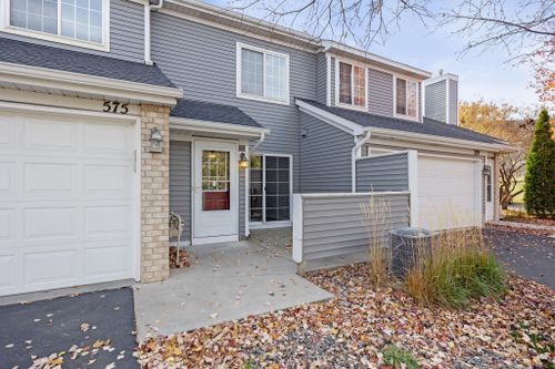 575 Mission Hills Way W, Chanhassen, MN, 55317 | Card Image