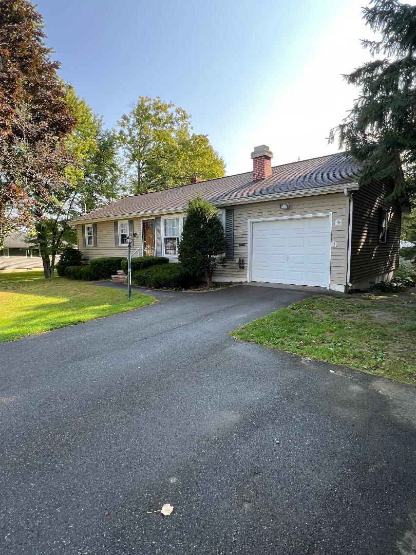 Harry St, Winslow, ME 04901