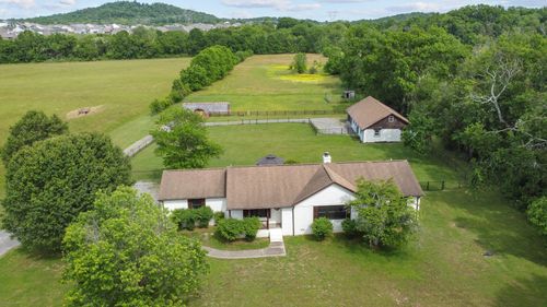 170 Upper Station Camp Crk Rd, Gallatin, TN, 37066-8548 | Card Image