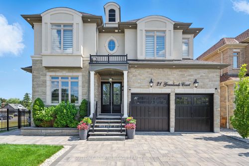21 Greenlands Crt, Whitby, ON, L1R0M6 | Card Image