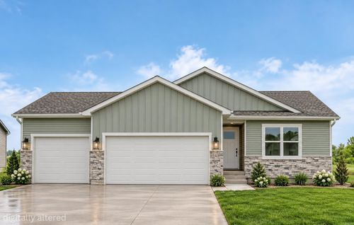 3927 Broomfield Dr, Cedar Falls, IA, 50613-9250 | Card Image