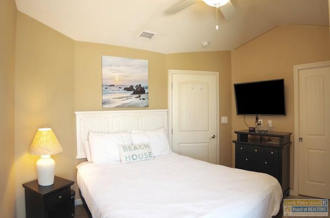 502 W Clam Cir, House other with 2 bedrooms, 3 bathrooms and null parking in Port Isabel TX | Image 25