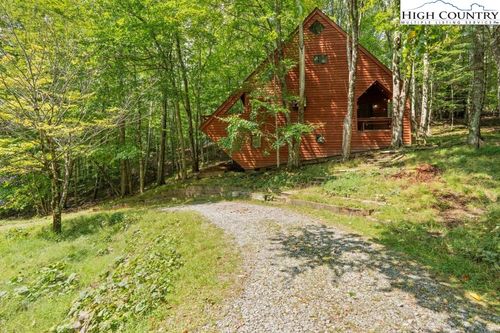 203 Shagbark Rd, Beech Mountain, NC, 28604-8182 | Card Image