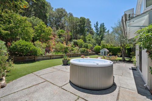 28 Castlewood Drive, San Rafael, CA, 94901 | Card Image