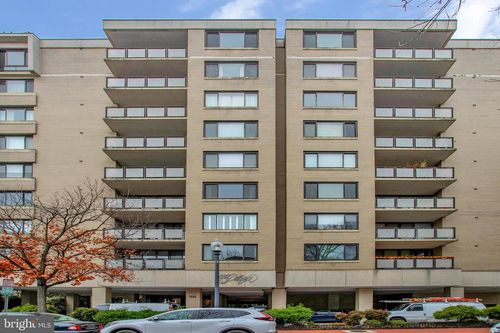 502-800 25th St Nw, WASHINGTON, DC, 20037-2208 | Card Image