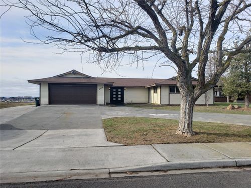 306 N Crestview Dr, Moses Lake, WA, 98837-1412 | Card Image