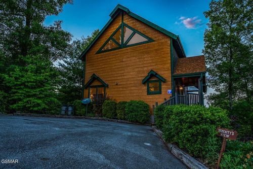 2839 Cedar Falls Way, Sevierville, TN, 37862-7965 | Card Image