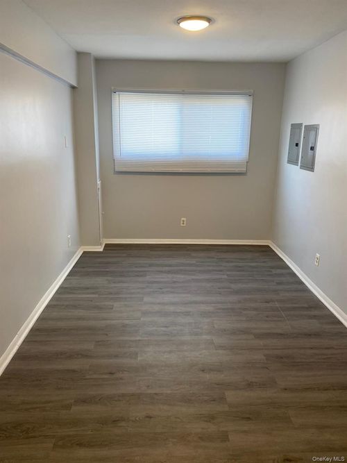 149-65 257 Street, New York, NY, 11422 | Card Image