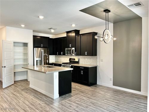39-20 Barbara Ln, Las Vegas, NV, 89183 | Card Image