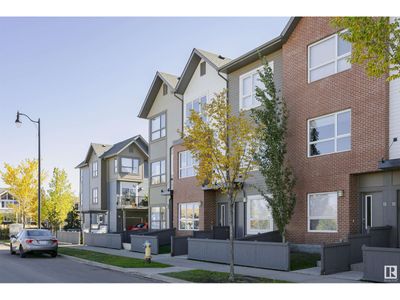 30 - 2560 Pegasus Blvd Nw, Townhouse with 2 bedrooms, 3 bathrooms and 2 parking in Edmonton AB | Image 3