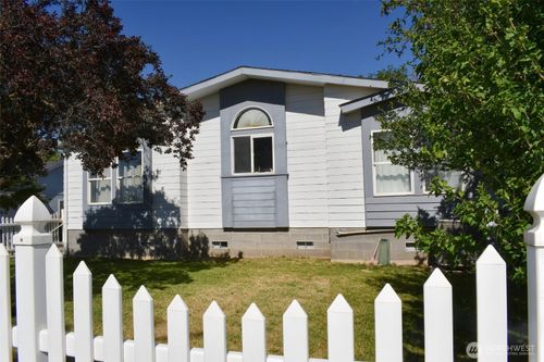 84693 Ringer Rd, Milton-Freewater, OR, 97862-6942 | Card Image