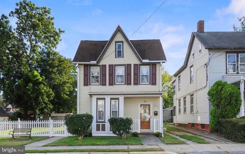 110 W Camden Wyoming Ave, Wyoming, DE, 19934-1118 | Card Image