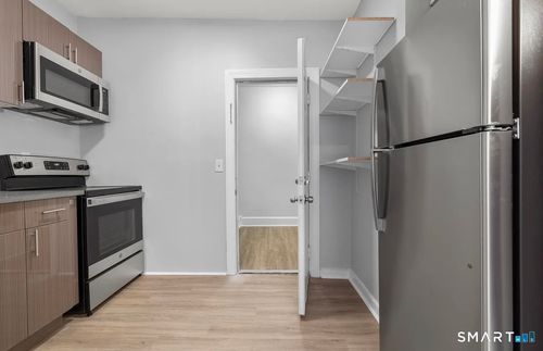 5-25 Whittier St, Bridgeport, CT, 06605-2554 | Card Image