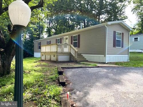 9 Acorn Ln, BOYERTOWN, PA, 19512-8125 | Card Image