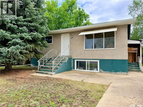 1022 110th St, North Battleford, SK, S9A2H4 | Card Image