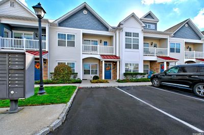 103 - 103 Millie Court, Condo with 2 bedrooms, 2 bathrooms and null parking in Patchogue NY | Image 3