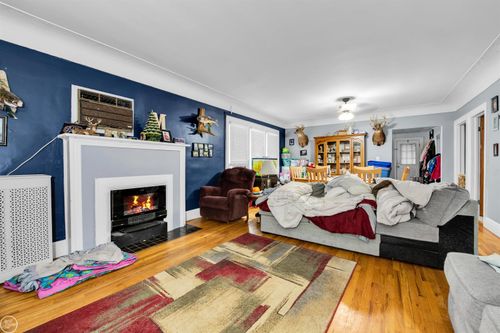 18745 Common Rd, Roseville, MI, 48066-2169 | Card Image