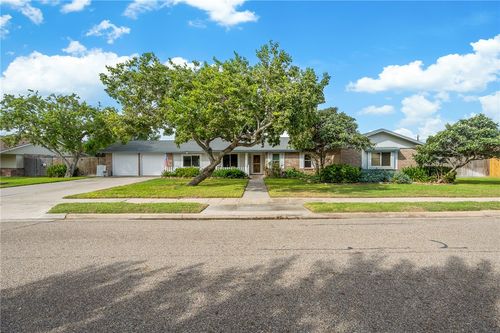 318 Seco Dr, Portland, TX, 78374-1213 | Card Image