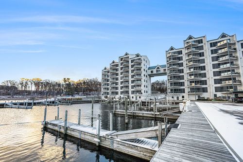 unit-e403-2964 Lakeshore Dr, Muskegon, MI, 49441-8216 | Card Image