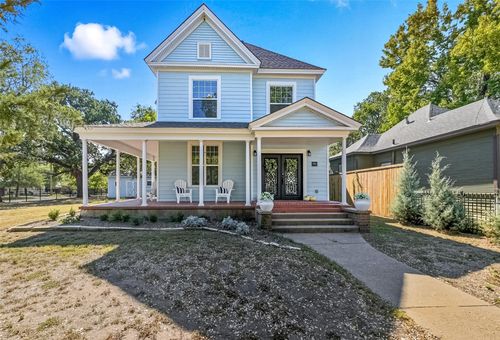 704 W Hull St, Denison, TX, 75020-5041 | Card Image