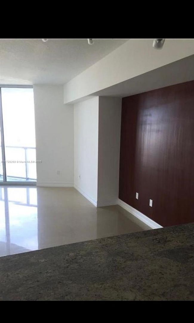 APT-2505 - 185 Sw 7 Th St, Condo with 1 bedrooms, 2 bathrooms and null parking in Miami FL | Image 6