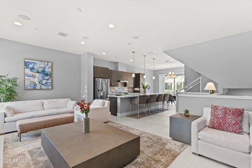 62-1717 E Morten Ave, Phoenix, AZ, 85020-4624 | Card Image