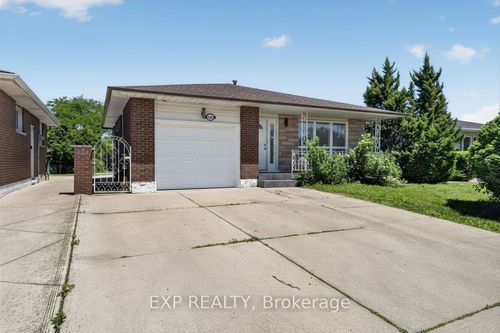128 Hadeland Ave, Hamilton, ON, L9C5Z9 | Card Image