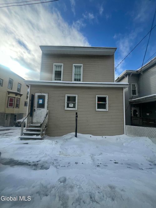 77 Grove St, Amsterdam, NY, 12010-4705 | Card Image