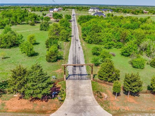 2450 Estates Drive, Goldsby, OK, 73093 | Card Image