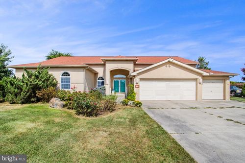 11 N Horseshoe Dr, Milford, DE, 19963-2103 | Card Image