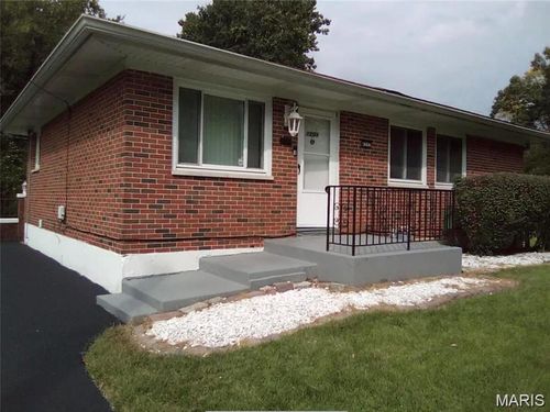 4505 Begg Blvd, Saint Louis, MO, 63121-3126 | Card Image