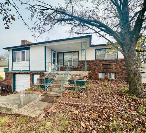 912 Fairfield Ave, Newton, KS, 67114-4626 | Card Image