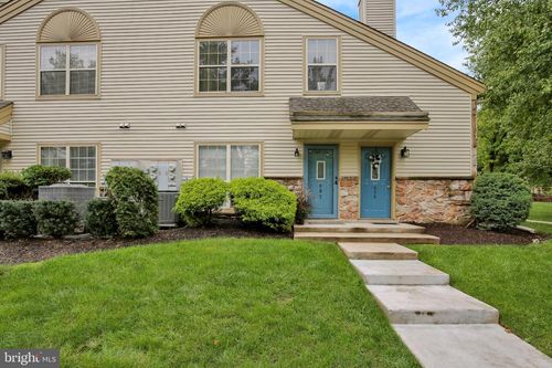condo-607-607 Foxcroft Circle, ROYERSFORD, PA, 19468 | Card Image