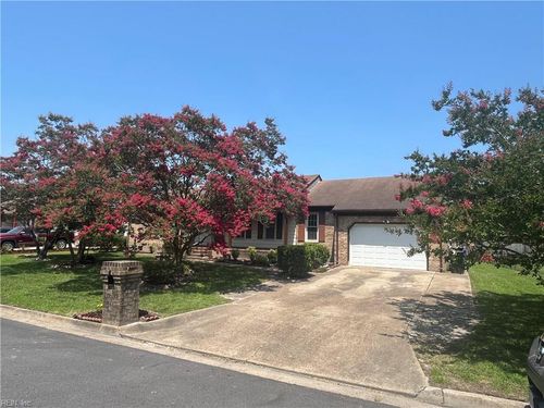 2113 Quaker Pl, Chesapeake, VA, 23325-4737 | Card Image