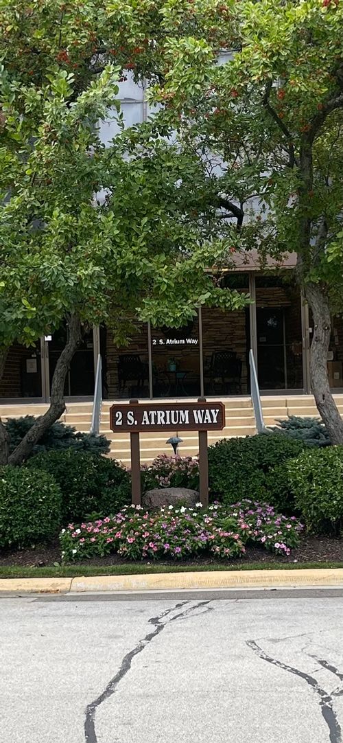 apt-203-2 S Atrium Way, Elmhurst, IL, 60126-5269 | Card Image