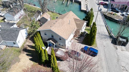 226 Roselawn St, Algonac, MI, 48001-1161 | Card Image