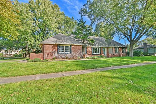 9820 W 10th Ct N, Wichita, KS, 67212-4385 | Card Image