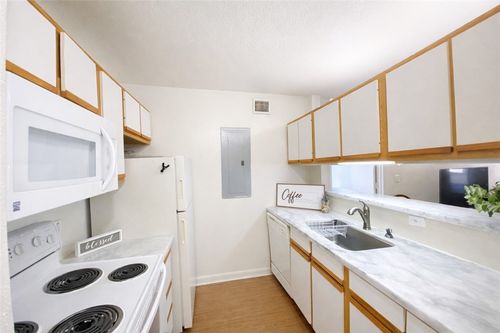 apt-103-515 Southwest Pkwy, College Station, TX, 77840-7128 | Card Image