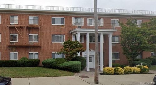 2b-77 Lenox Rd, Rockville Centre, NY, 11570-5232 | Card Image