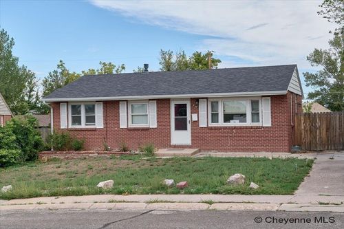956 Hillcrest Rd, Cheyenne, WY, 82001-6236 | Card Image