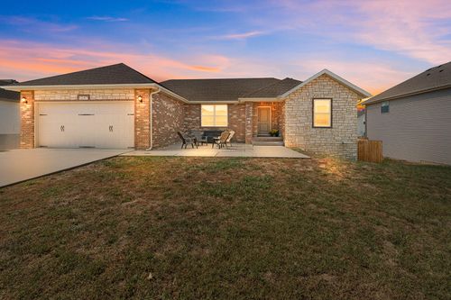 1207 N 10th Avenue, Ozark, MO, 65721 | Card Image