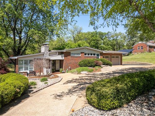 281 S 9th St, East Alton, IL, 62024-1718 | Card Image