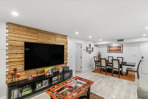 apt-104-2-2820 Riverside Dr, Coral Springs, FL, 33065-5563 | Card Image